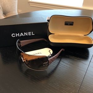 💯 Authentic CHANEL Quilted Sunglasses